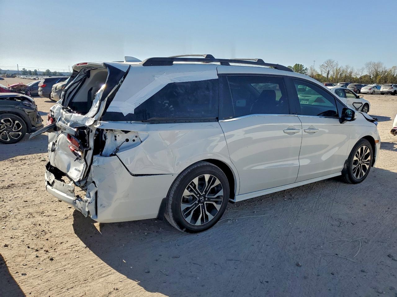 2025 HONDA ODYSSEY ELITE photo 3