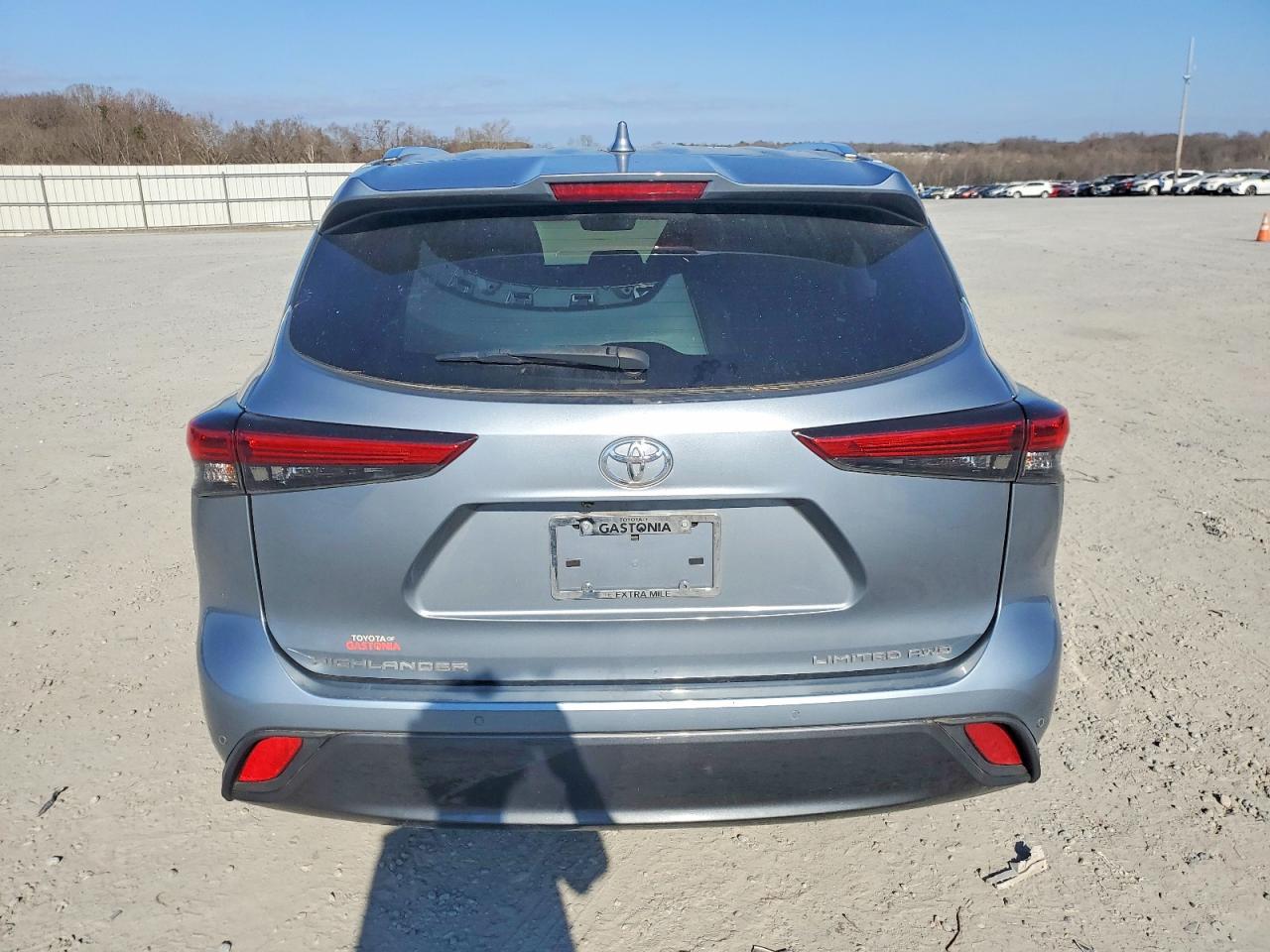 2023 TOYOTA HIGHLANDER L photo 6