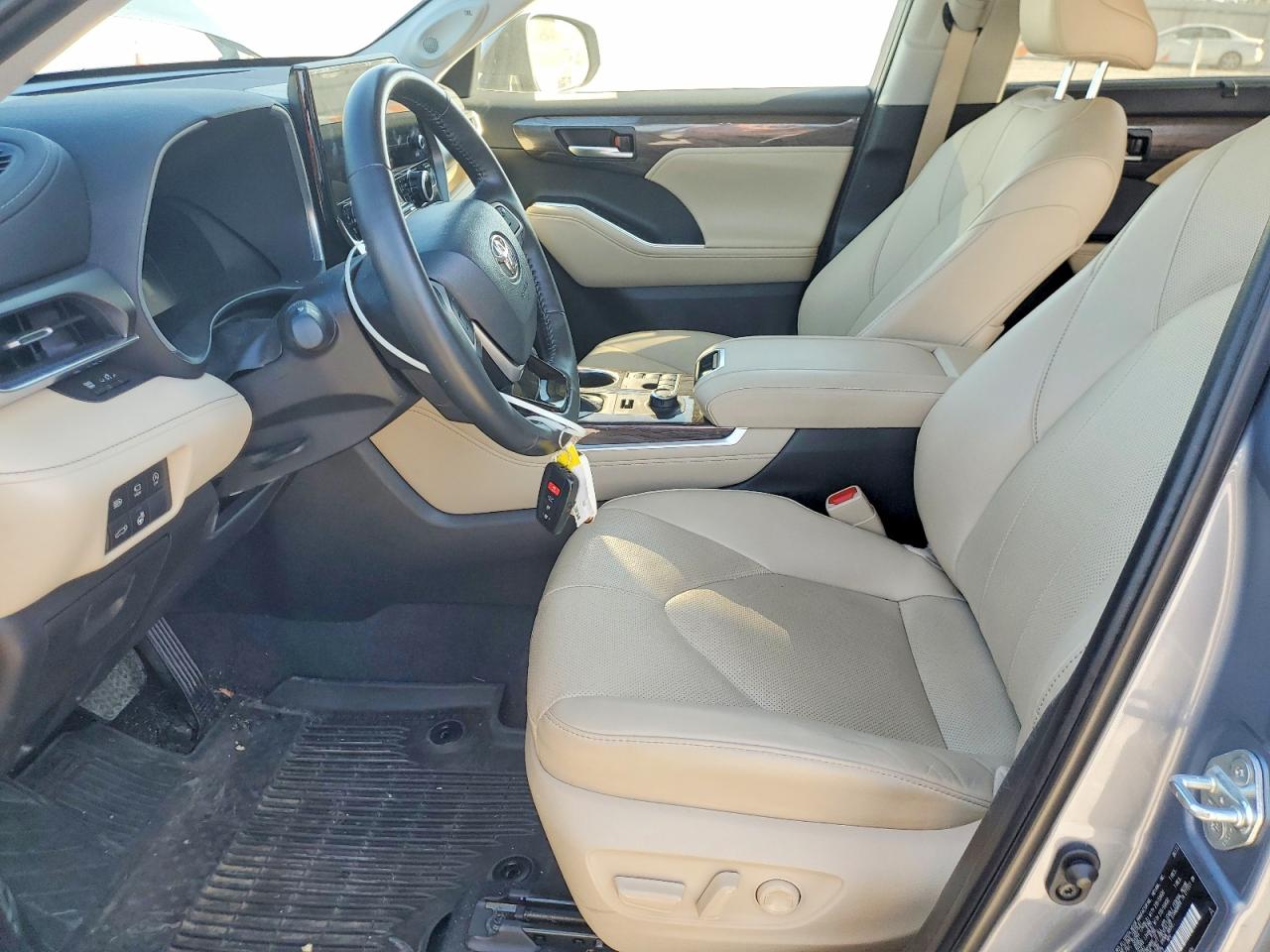 2023 TOYOTA HIGHLANDER L photo 7