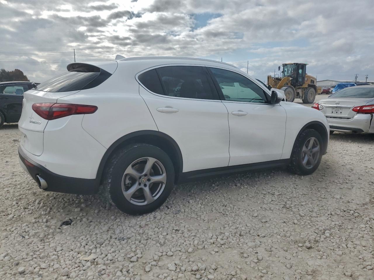 2021 ALFA ROMEO STELVIO SPORT photo 3