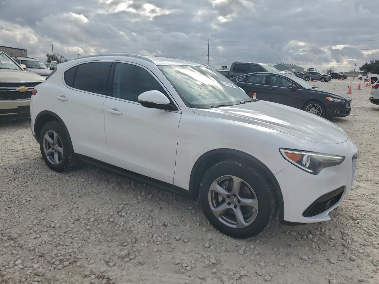 2021 ALFA ROMEO STELVIO SPORT photo 4