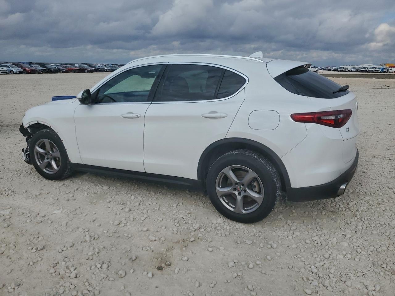 2021 ALFA ROMEO STELVIO SPORT photo 2