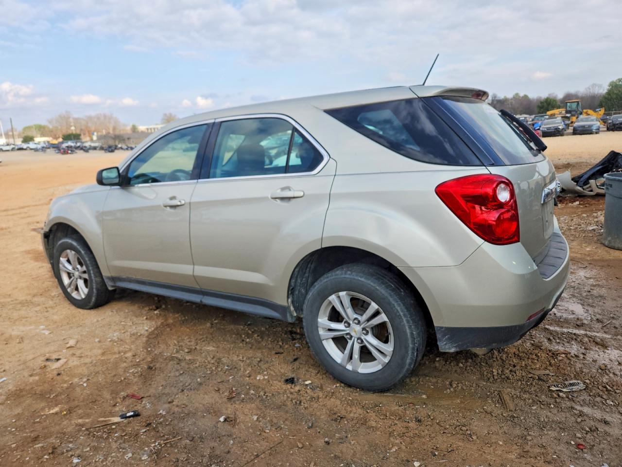 2015 CHEVROLET EQUINOX LS photo 2