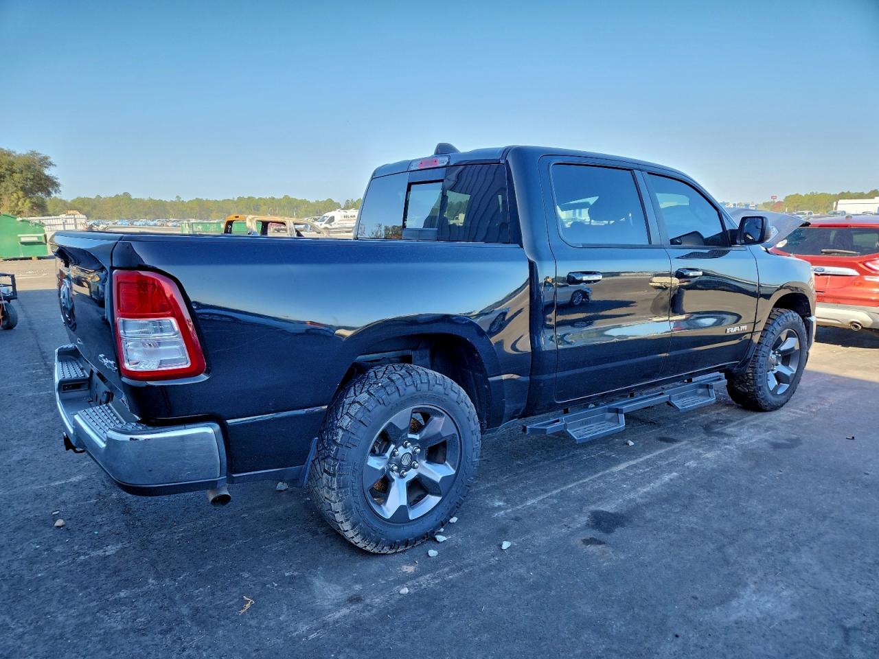 2019 RAM 1500 BIG HORN/LONE STAR photo 3