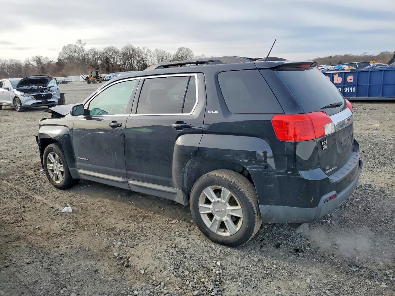 2013 GMC TERRAIN SLE photo 2