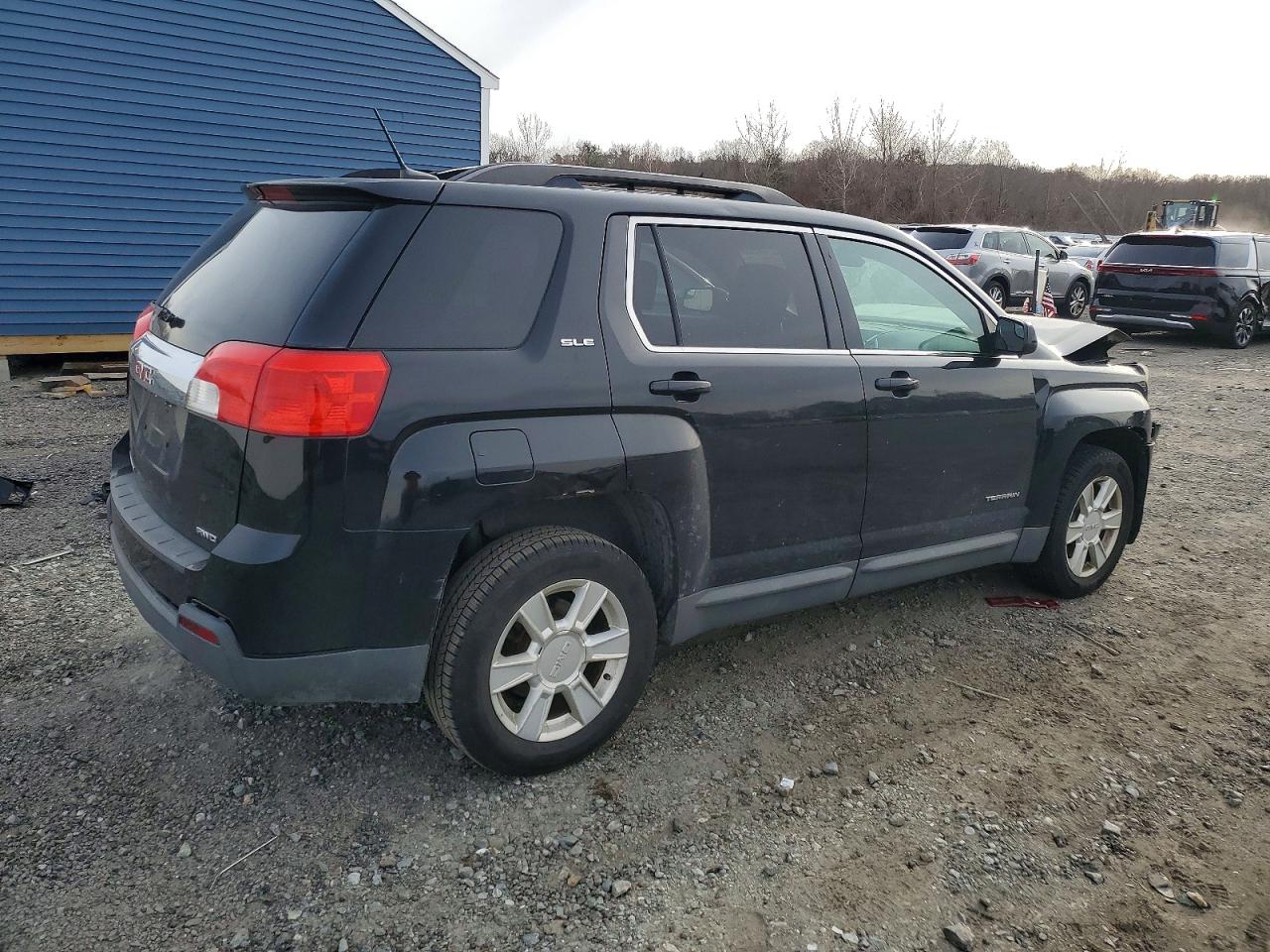 2013 GMC TERRAIN SLE photo 3