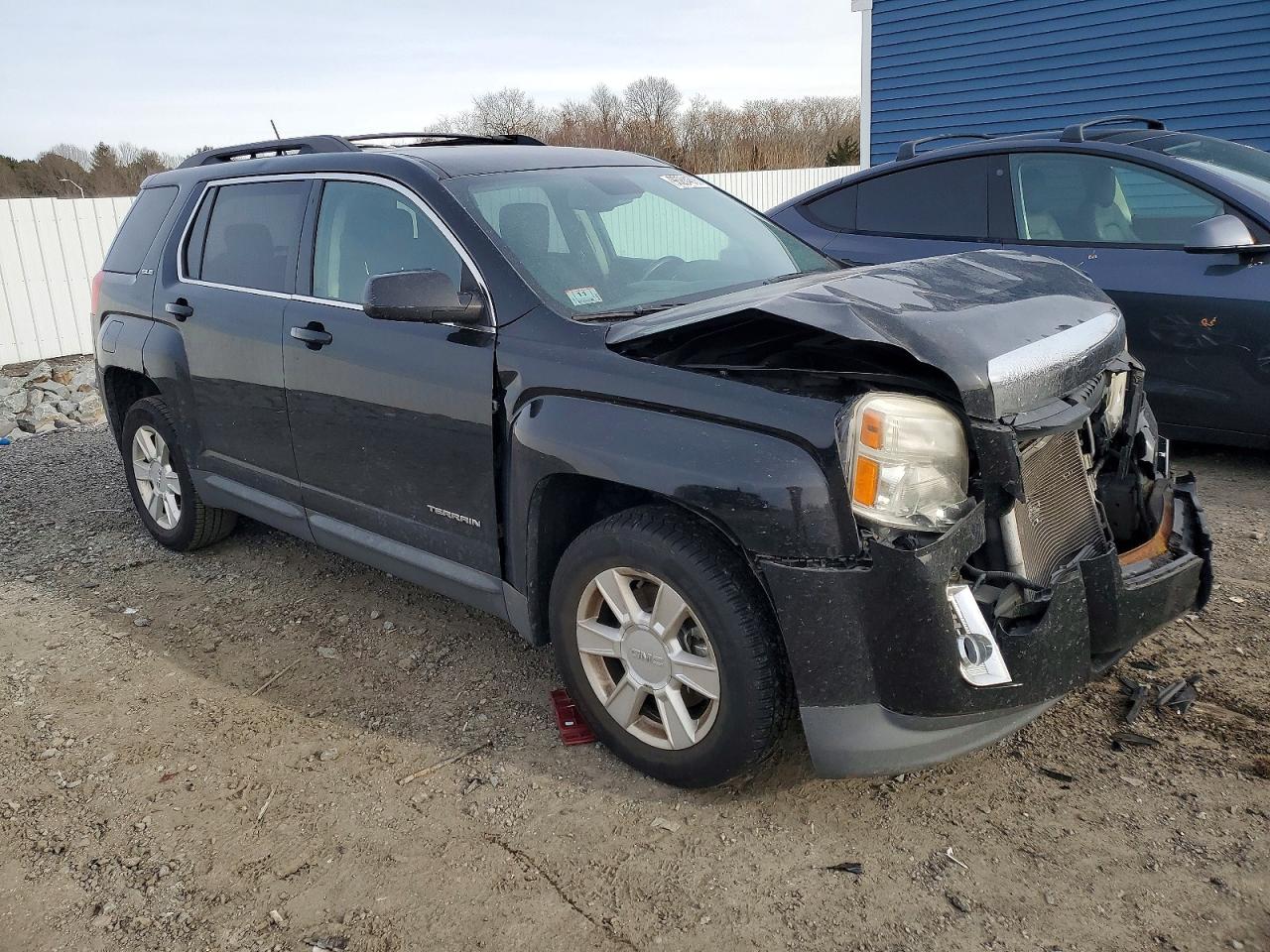 2013 GMC TERRAIN SLE photo 4