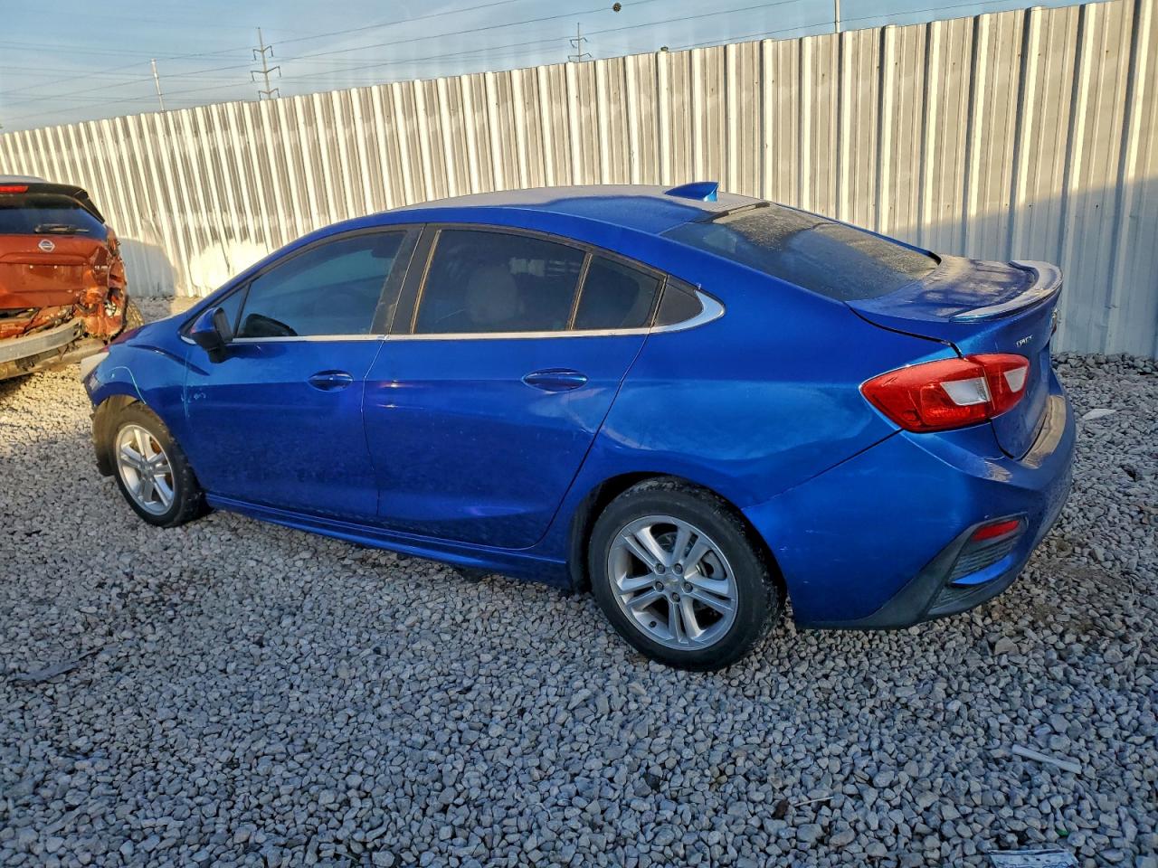 2017 CHEVROLET CRUZE LT photo 2