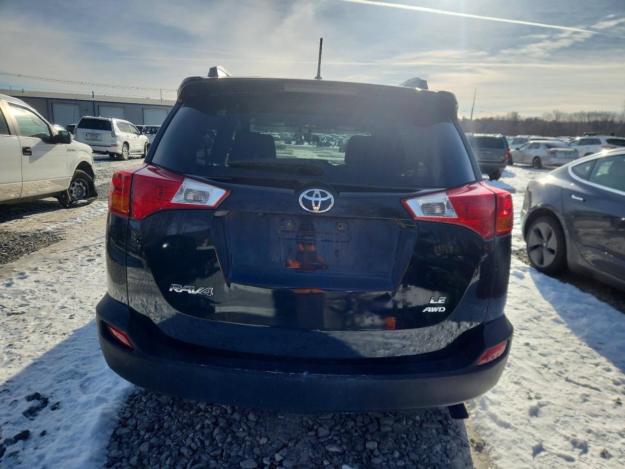 2015 TOYOTA RAV4 LE photo 6
