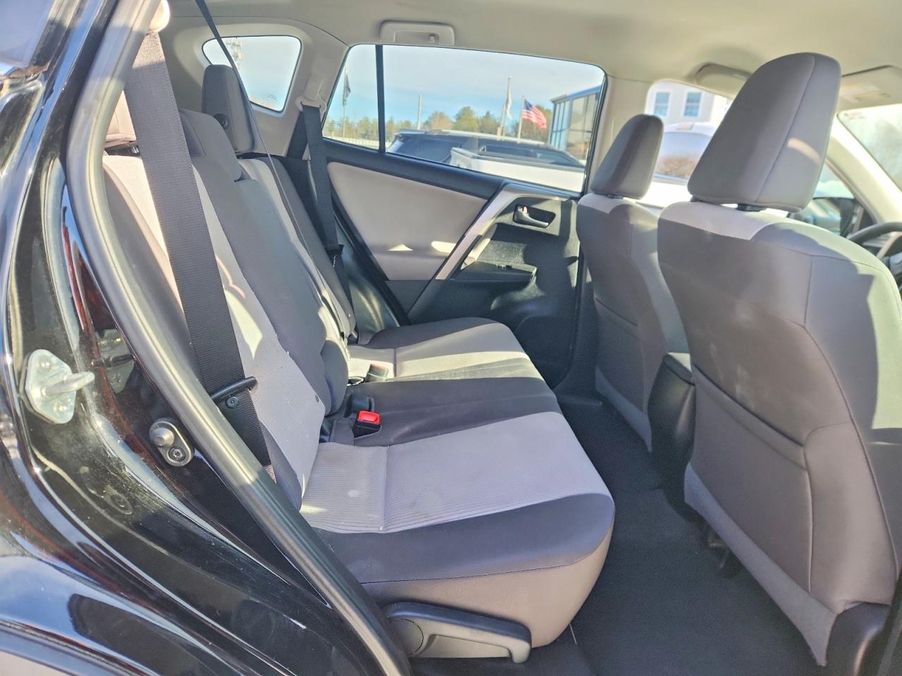 2015 TOYOTA RAV4 LE photo 11