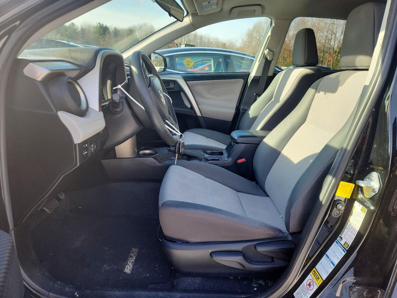 2015 TOYOTA RAV4 LE photo 7