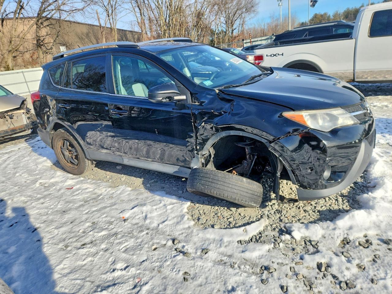 2015 TOYOTA RAV4 LE photo 4