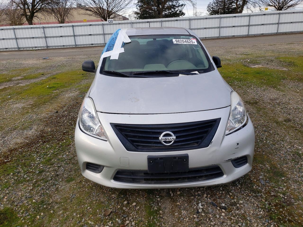 2014 NISSAN VERSA S photo 13