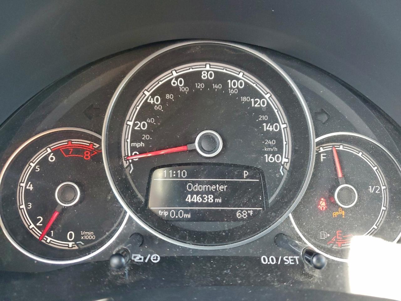2019 VOLKSWAGEN BEETLE S photo 9