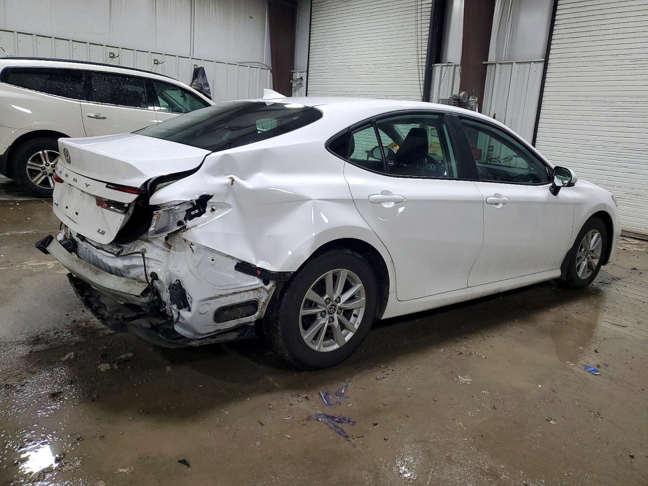 2025 TOYOTA CAMRY LE photo 3