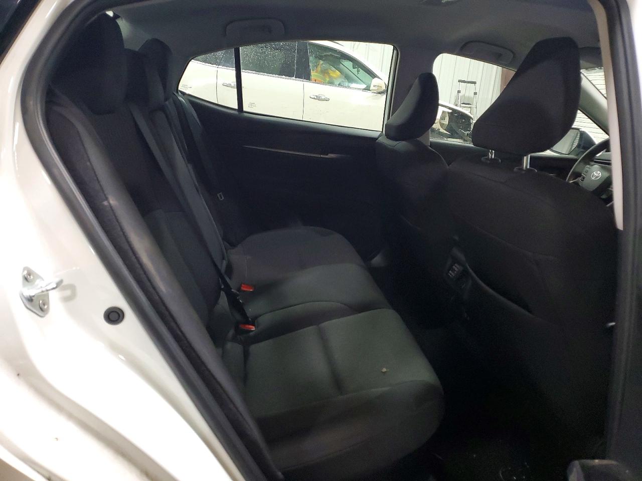 2025 TOYOTA CAMRY LE photo 10