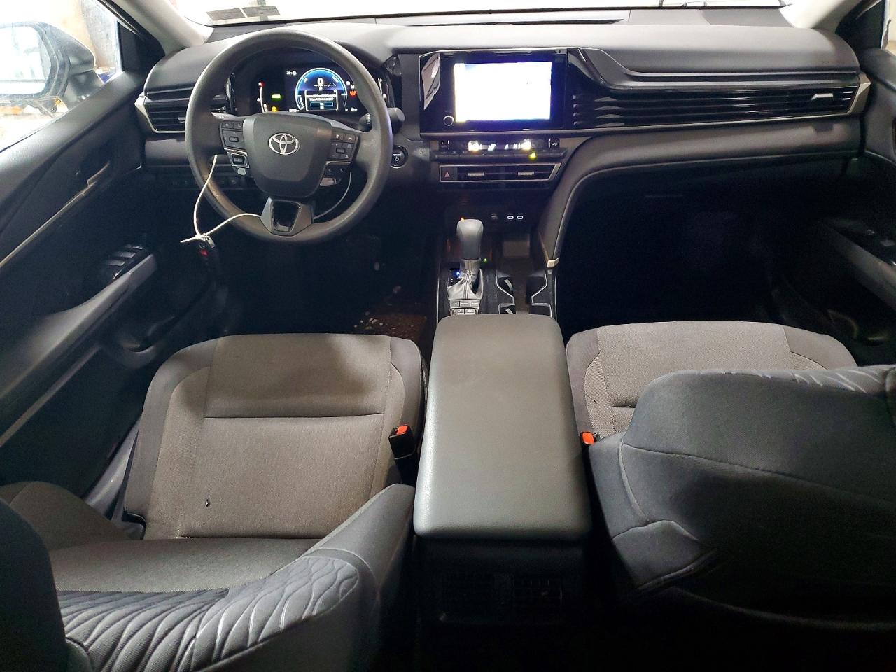 2025 TOYOTA CAMRY LE photo 8