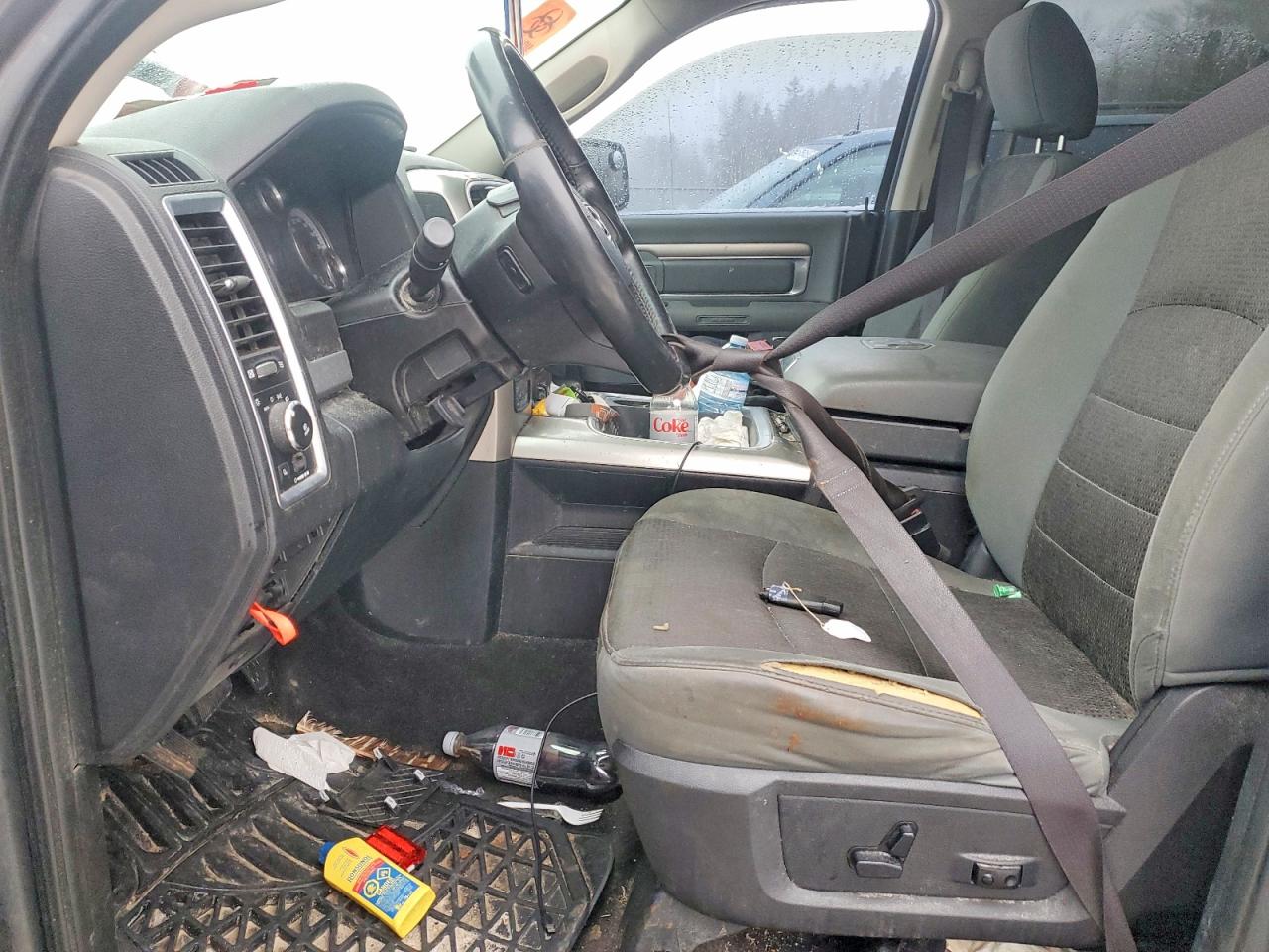 2016 RAM 1500 SLT photo 7
