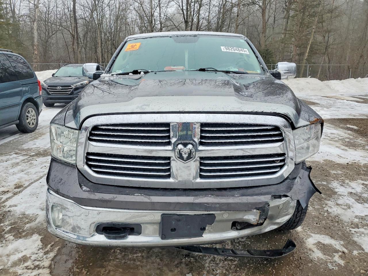 2016 RAM 1500 SLT photo 5