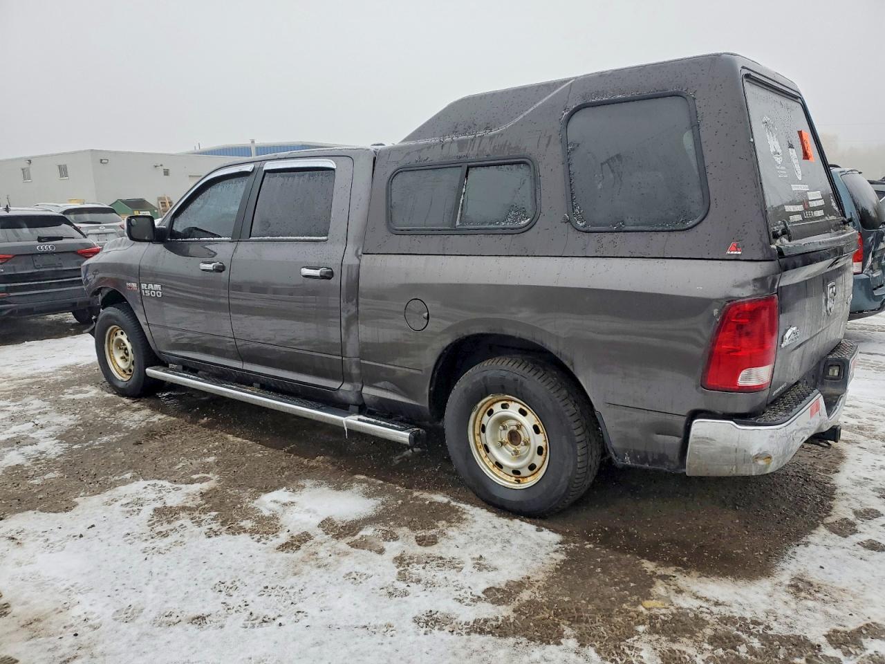 2016 RAM 1500 SLT photo 2