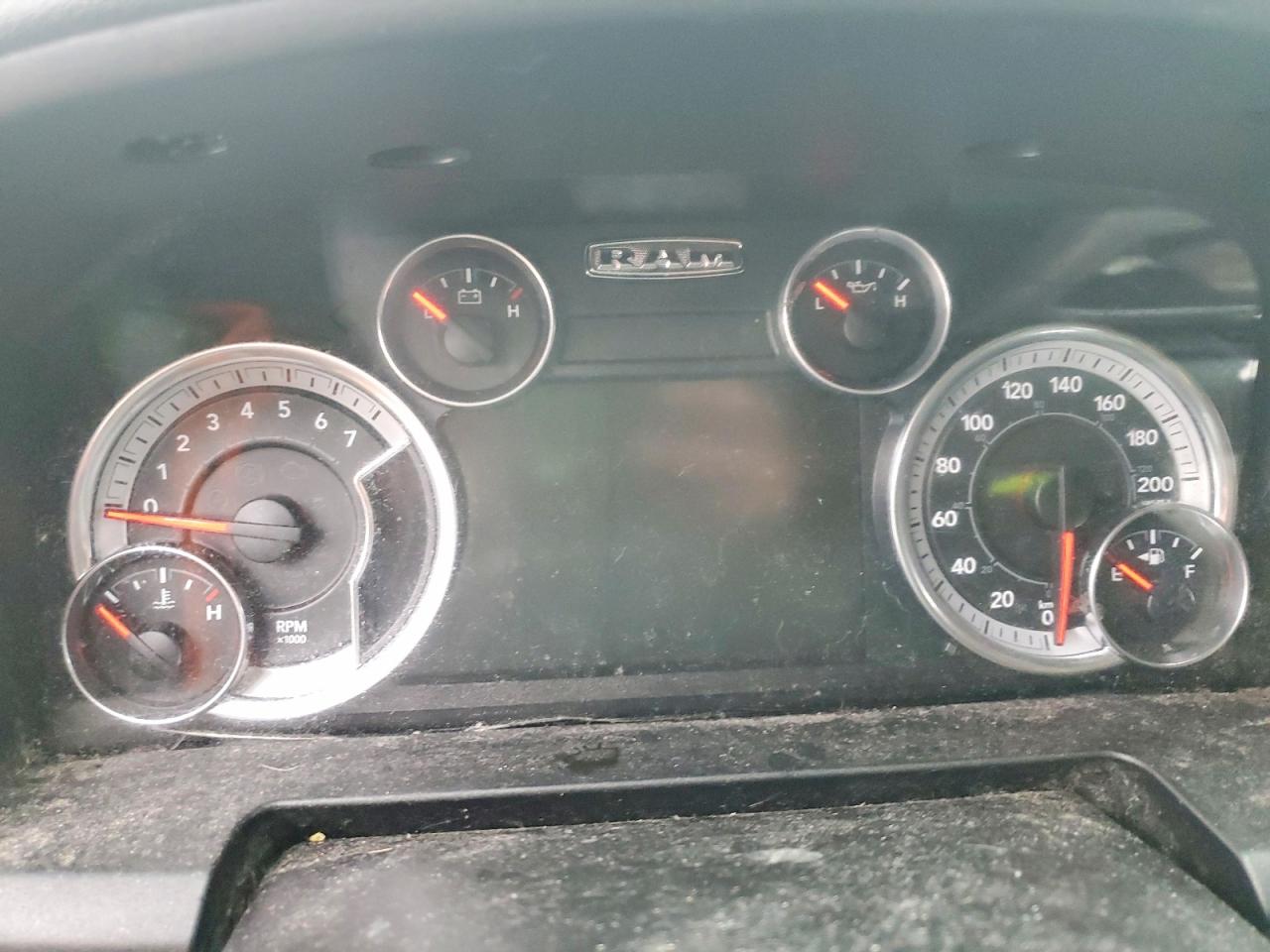 2016 RAM 1500 SLT photo 9