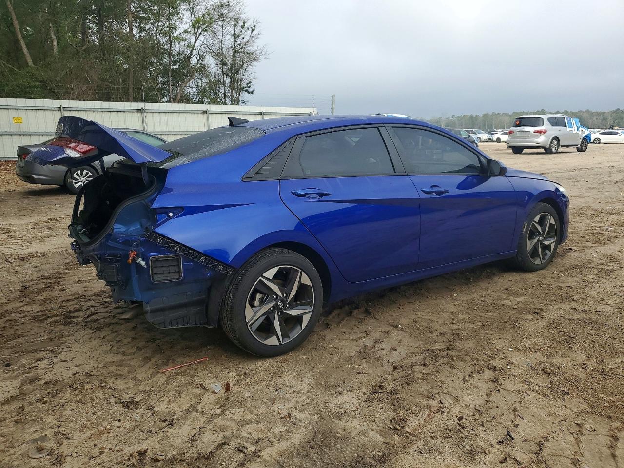 2023 HYUNDAI ELANTRA SEL photo 3