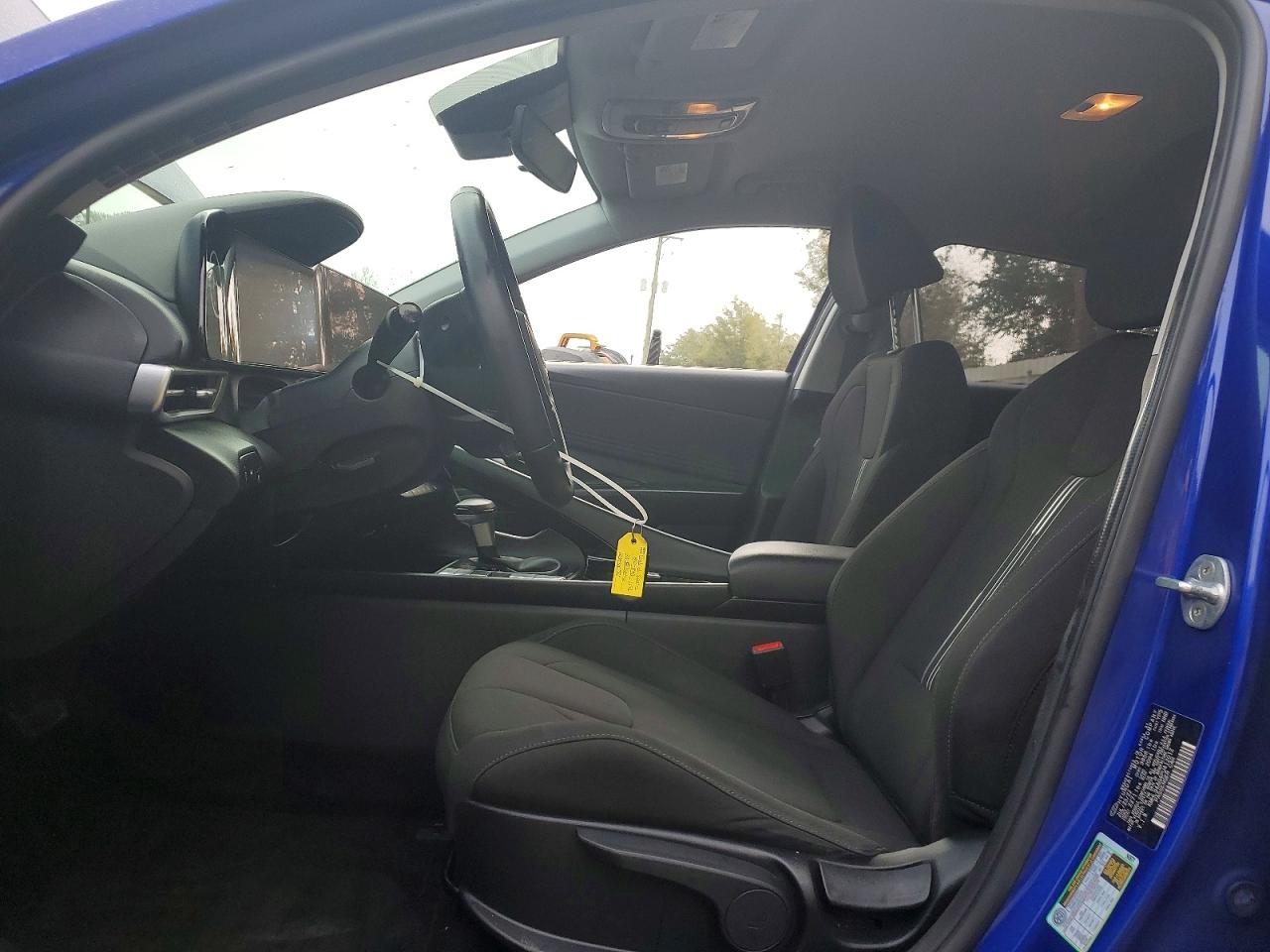 2023 HYUNDAI ELANTRA SEL photo 7