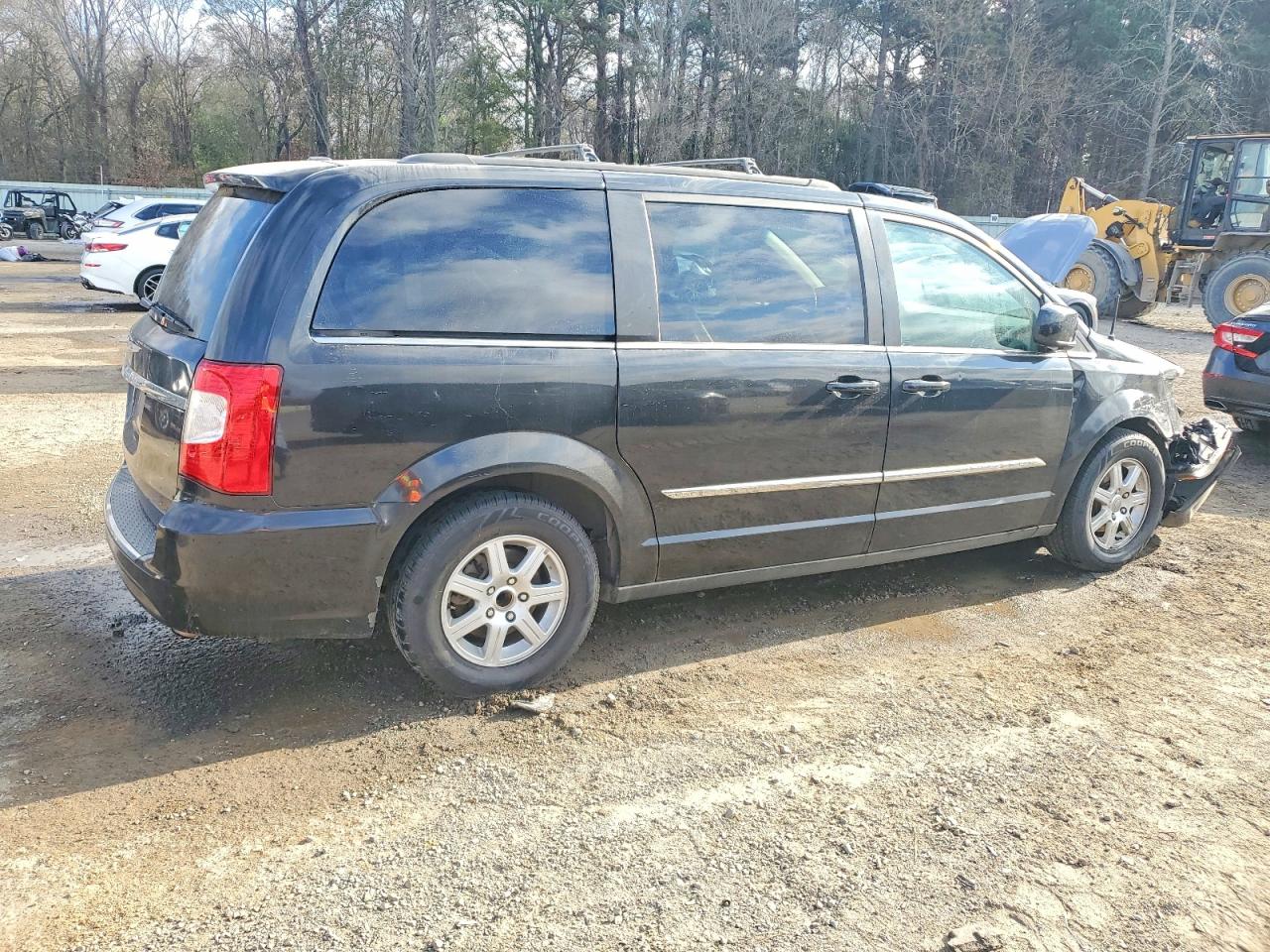 2013 CHRYSLER TOWN & COUNTRY TOURING photo 3