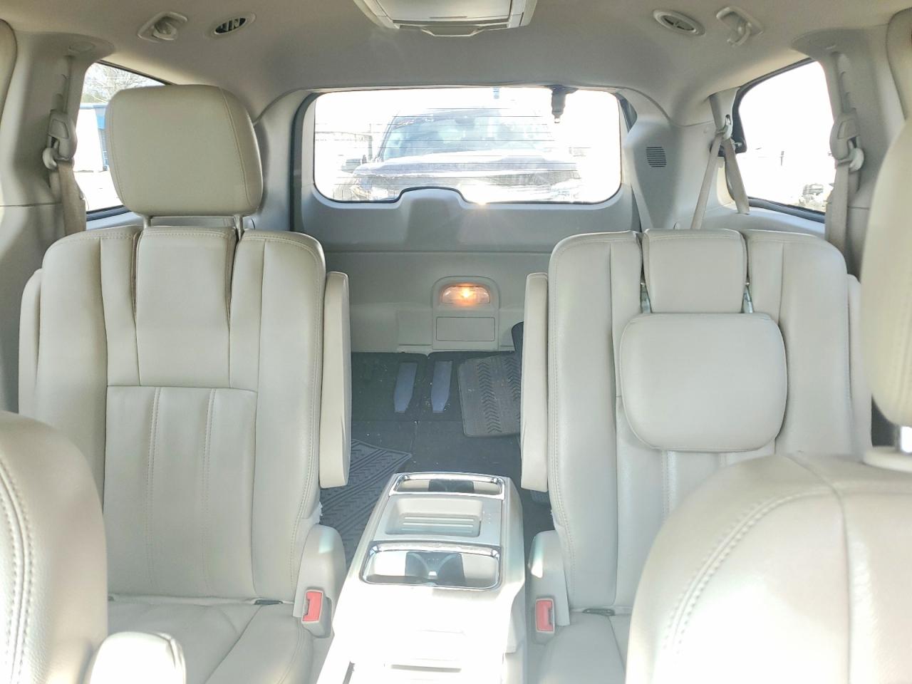 2013 CHRYSLER TOWN & COUNTRY TOURING photo 10