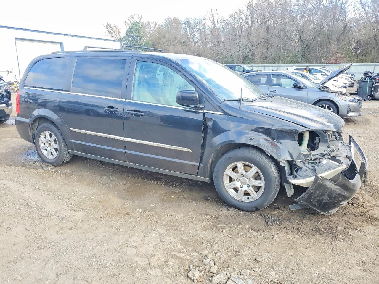 2013 CHRYSLER TOWN & COUNTRY TOURING photo 4