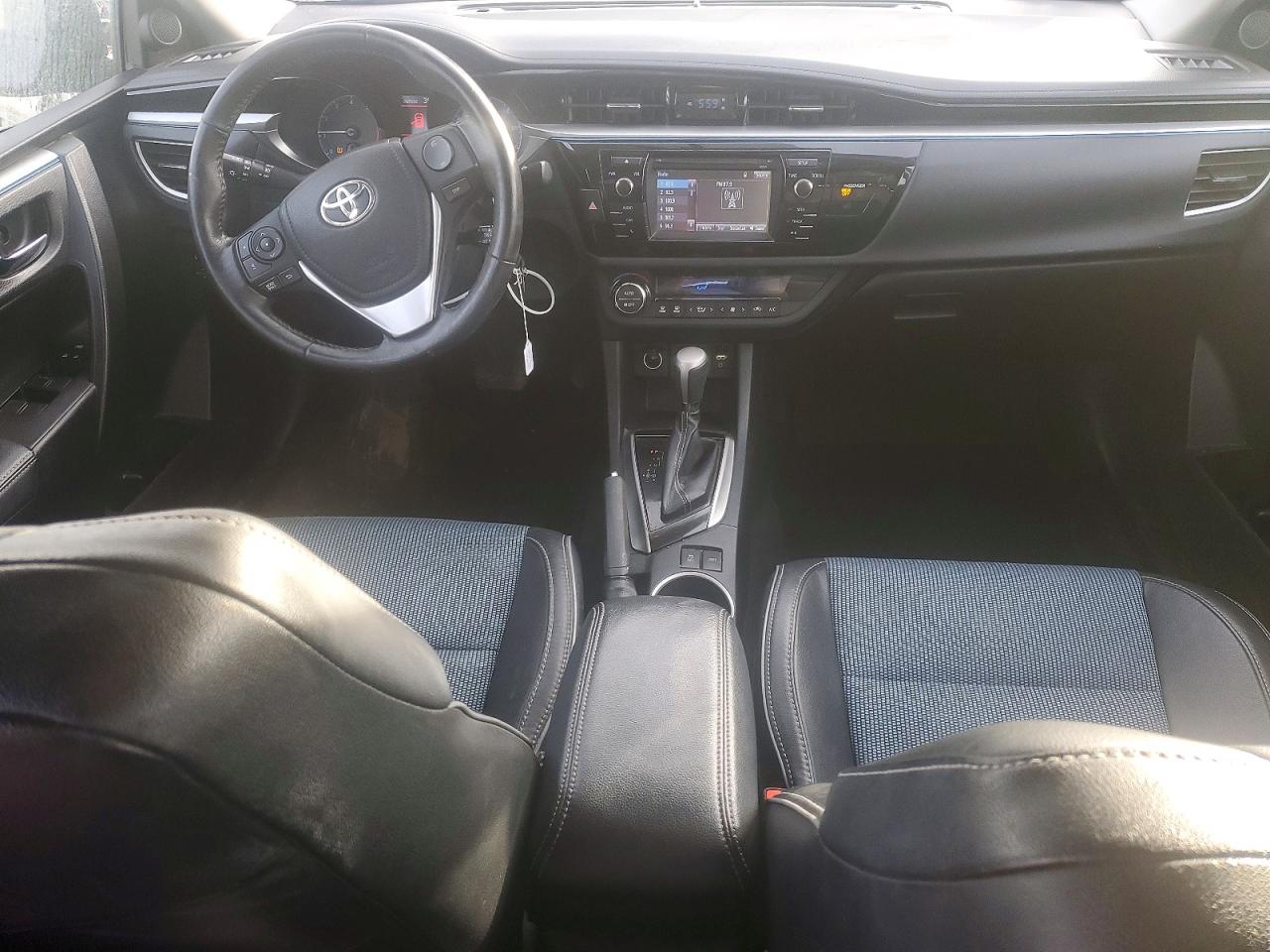 2016 TOYOTA COROLLA L photo 8