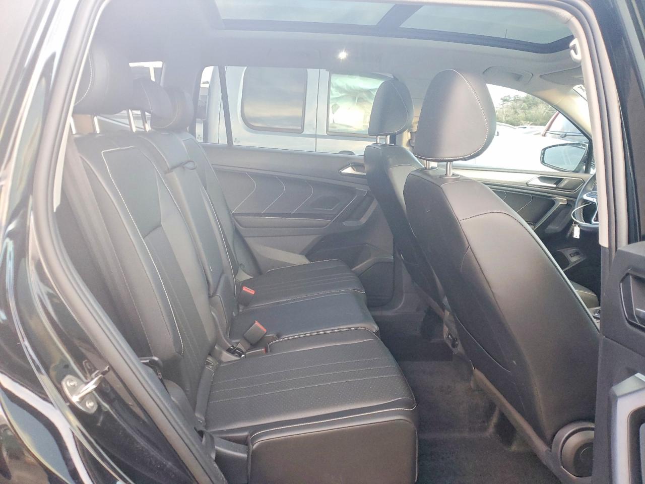 2024 VOLKSWAGEN TIGUAN SE photo 11