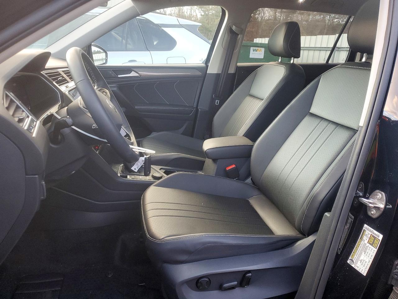 2024 VOLKSWAGEN TIGUAN SE photo 7