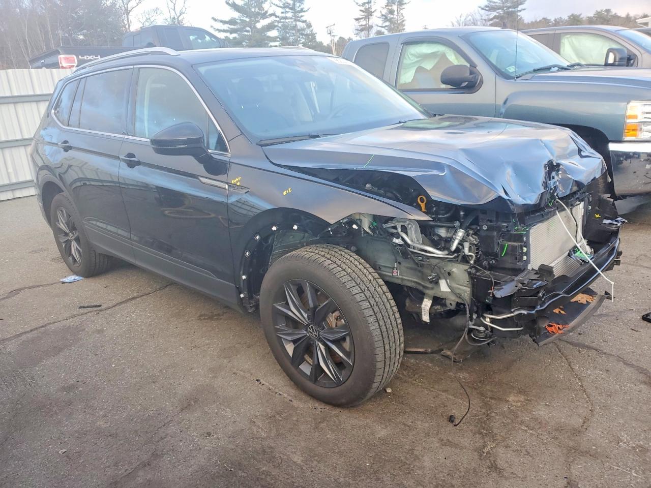 2024 VOLKSWAGEN TIGUAN SE photo 4