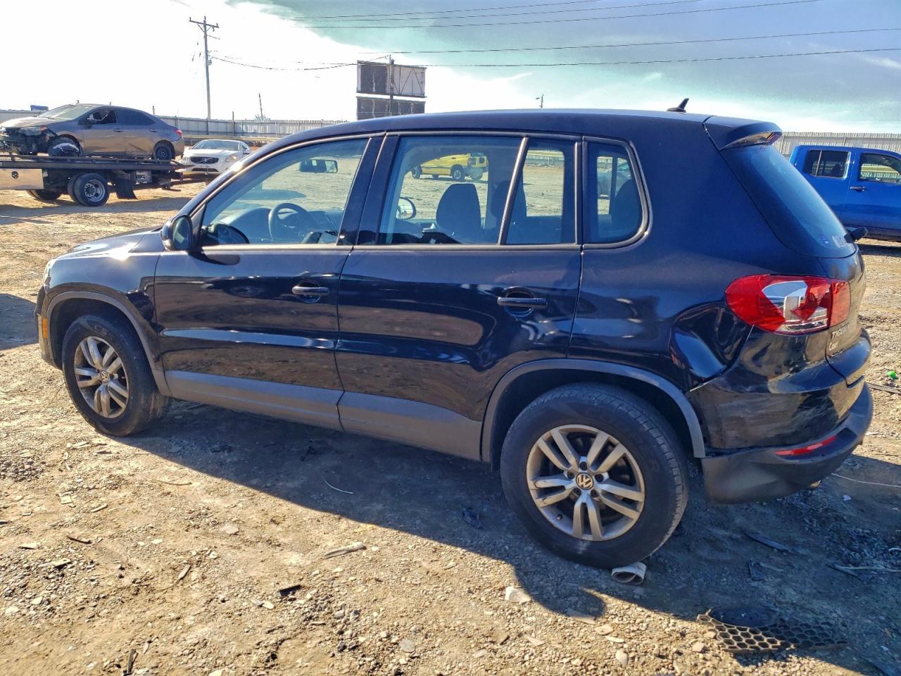 2012 VOLKSWAGEN TIGUAN S photo 2