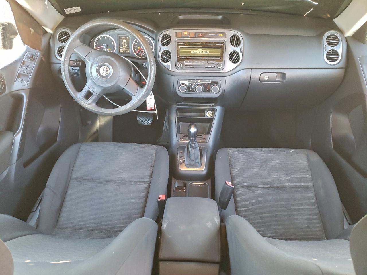 2012 VOLKSWAGEN TIGUAN S photo 8
