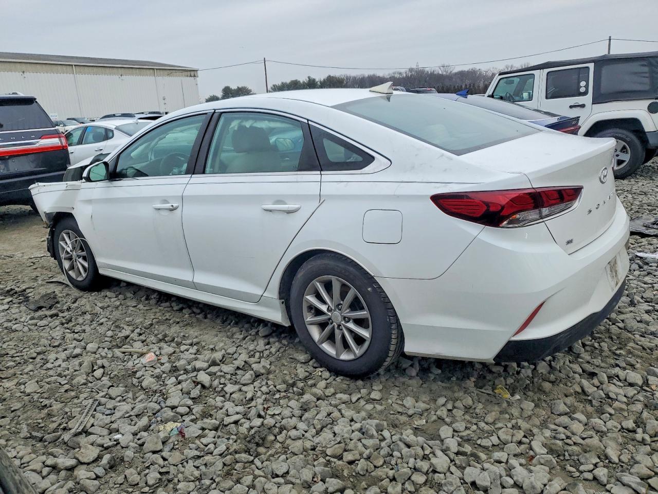 2018 HYUNDAI SONATA SE photo 2
