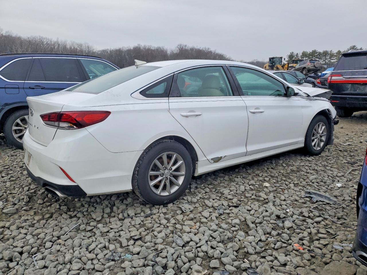 2018 HYUNDAI SONATA SE photo 3