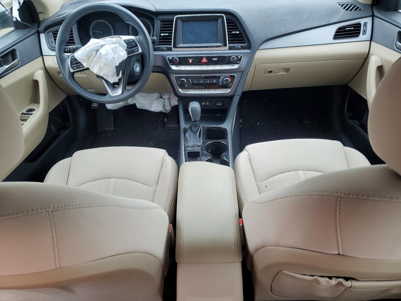 2018 HYUNDAI SONATA SE photo 8