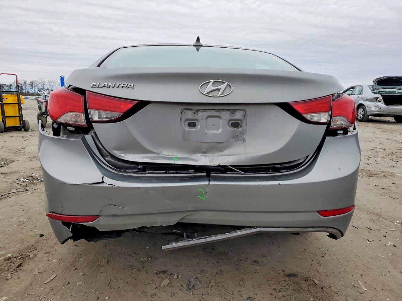 2015 HYUNDAI ELANTRA SE photo 6
