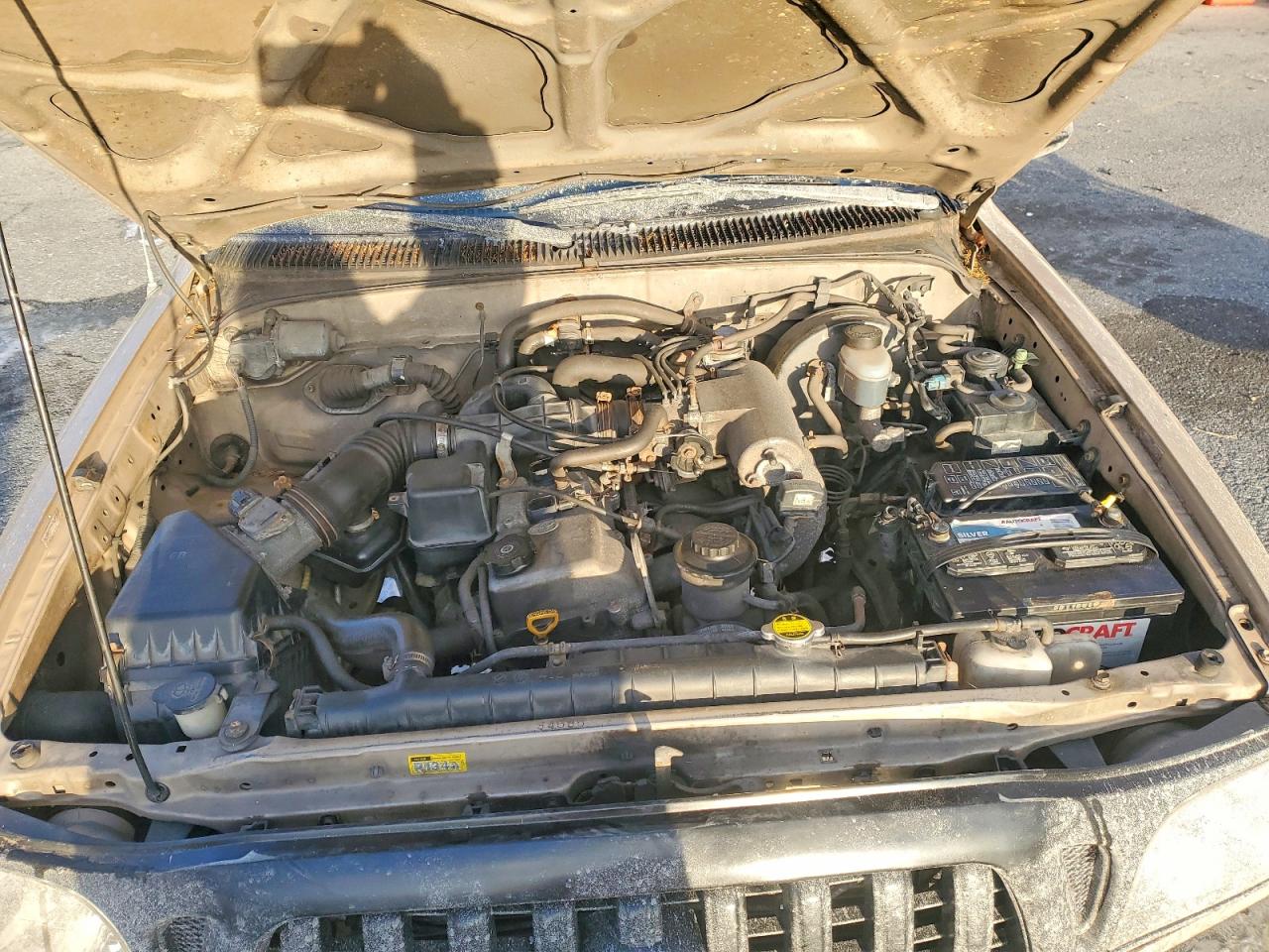 2001 TOYOTA TACOMA photo 11