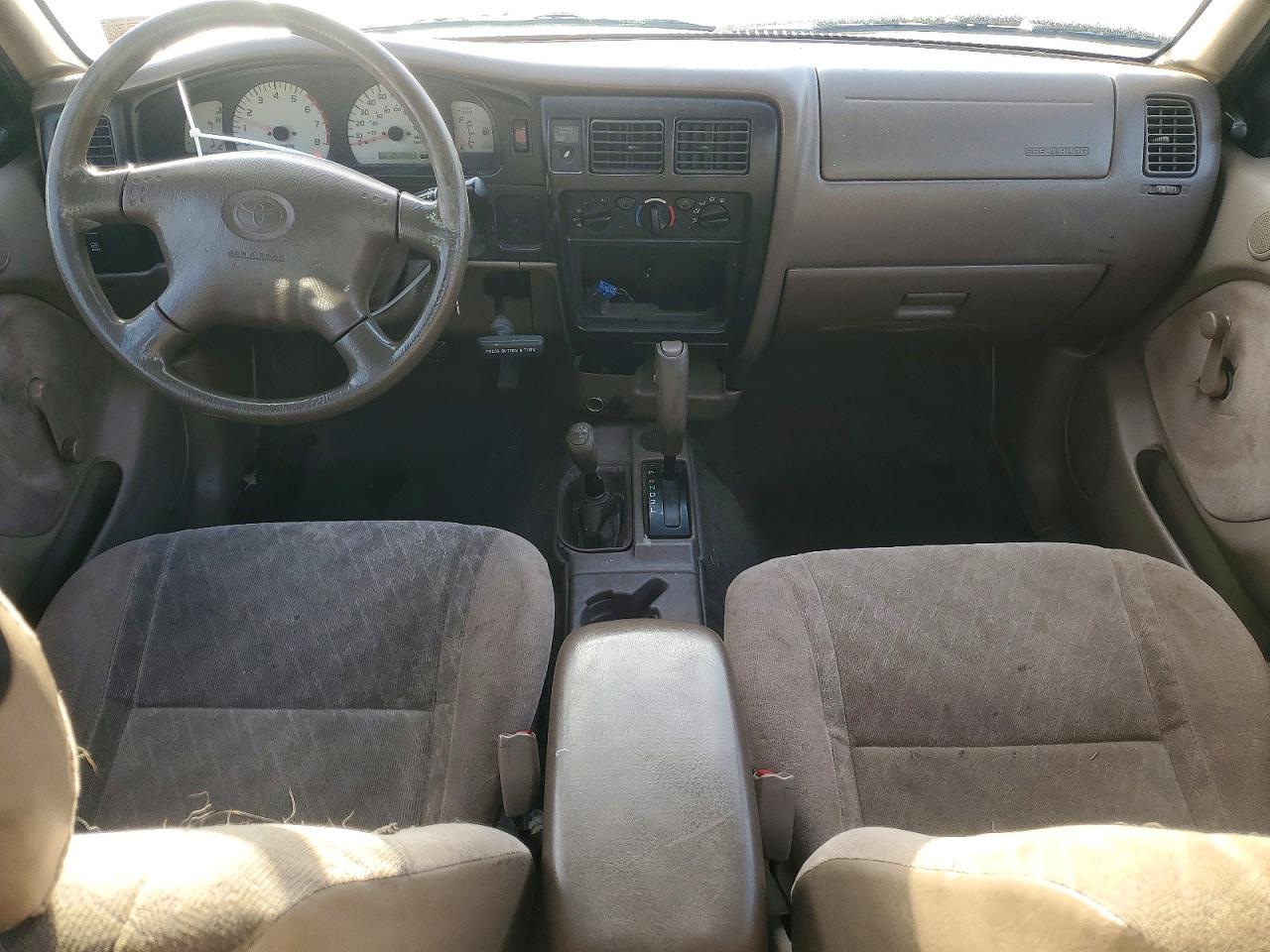 2001 TOYOTA TACOMA photo 8