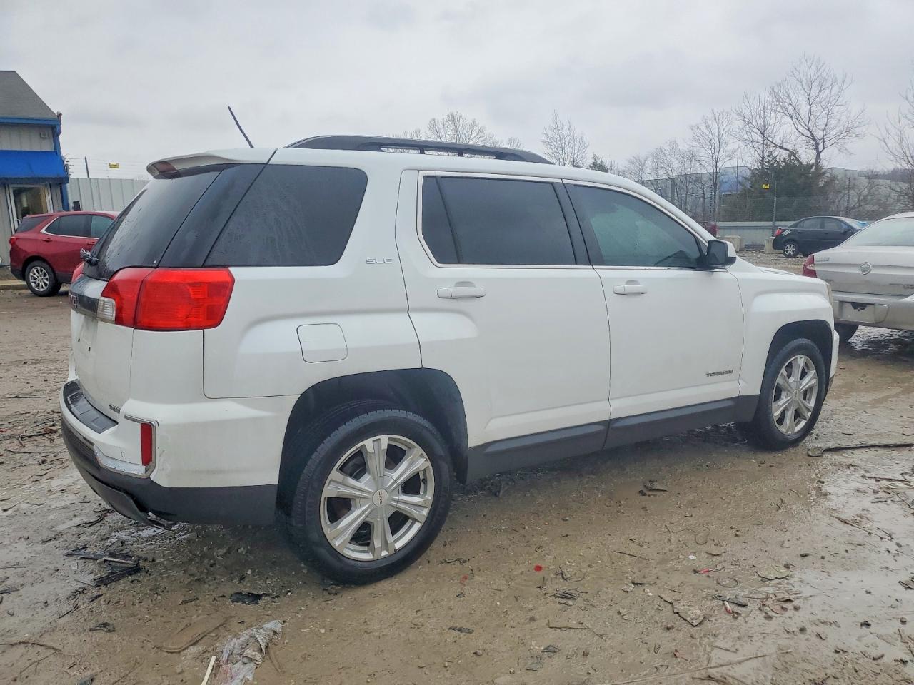 2017 GMC TERRAIN SLE photo 3
