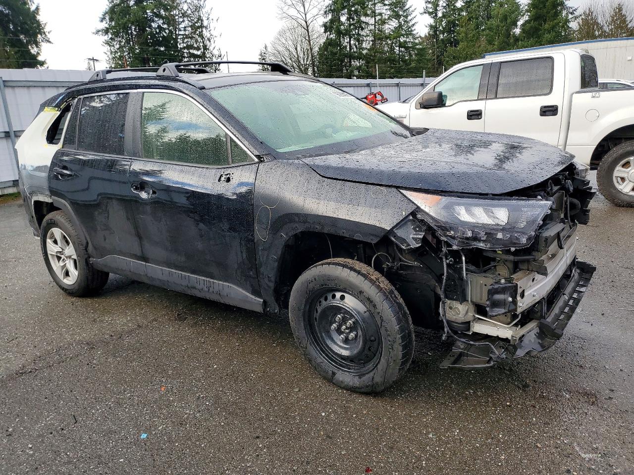 2019 TOYOTA RAV4 LE photo 4