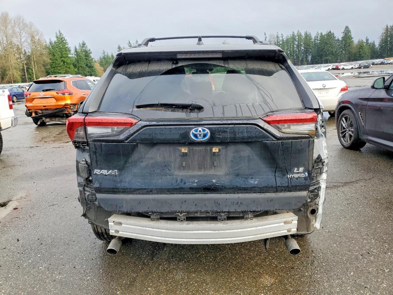 2019 TOYOTA RAV4 LE photo 6