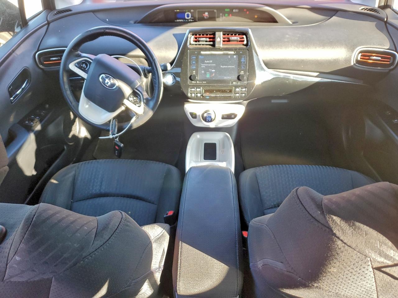 2016 TOYOTA PRIUS photo 8