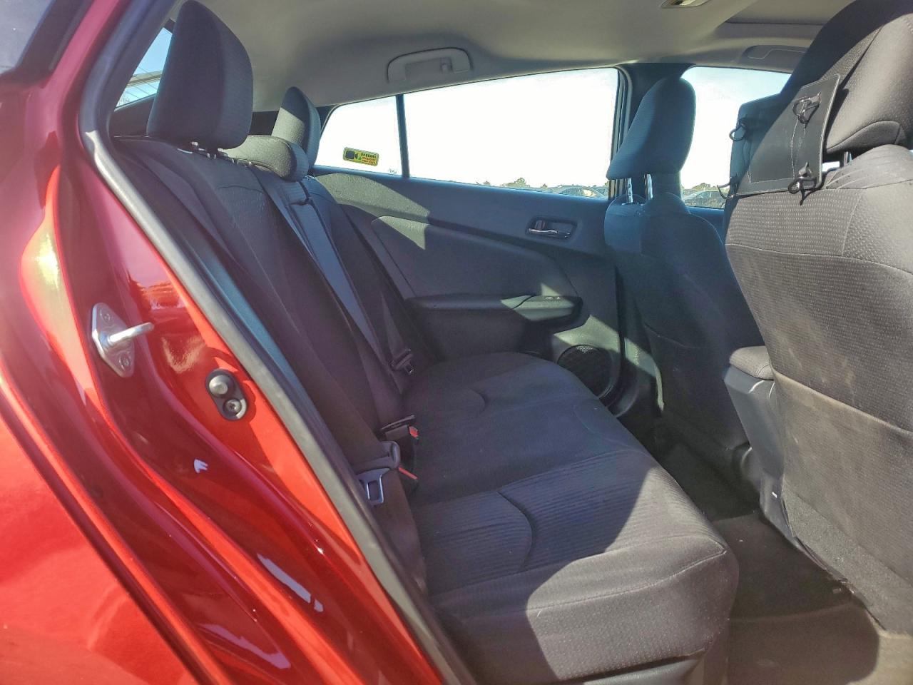2016 TOYOTA PRIUS photo 10