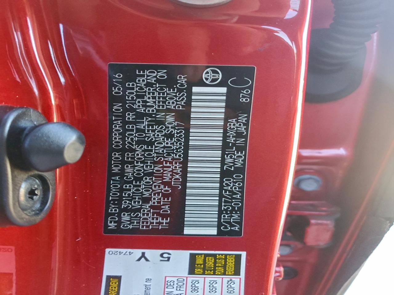2016 TOYOTA PRIUS photo 12