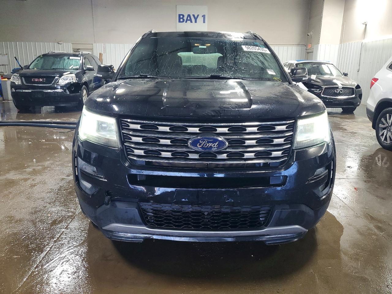 2017 FORD EXPLORER XLT photo 5