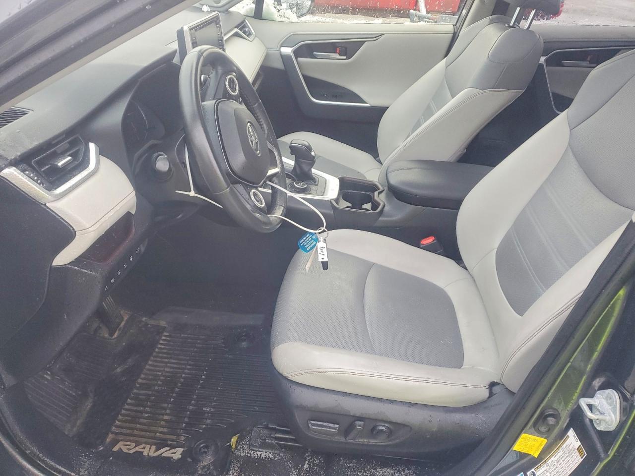 2019 TOYOTA RAV4 LIMITED photo 7